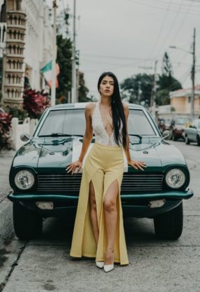 REVISTA HOLLIMODELS MAYO 2020 EN PORTADA Carolina Romo – Agencia de Modelos