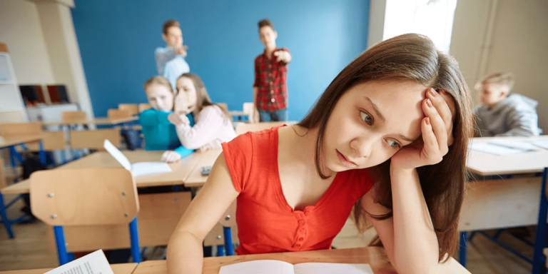 Sufren bullying adolescentes con acné