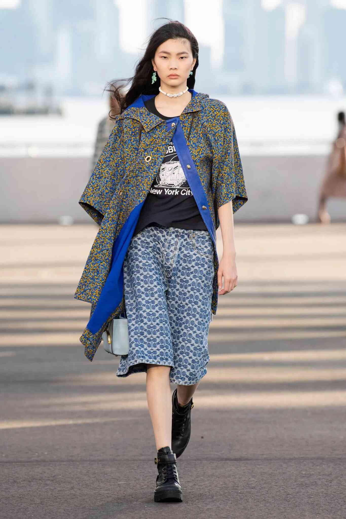 Botas con shorts de mezclilla: el dúo que luce elegante durante el ...